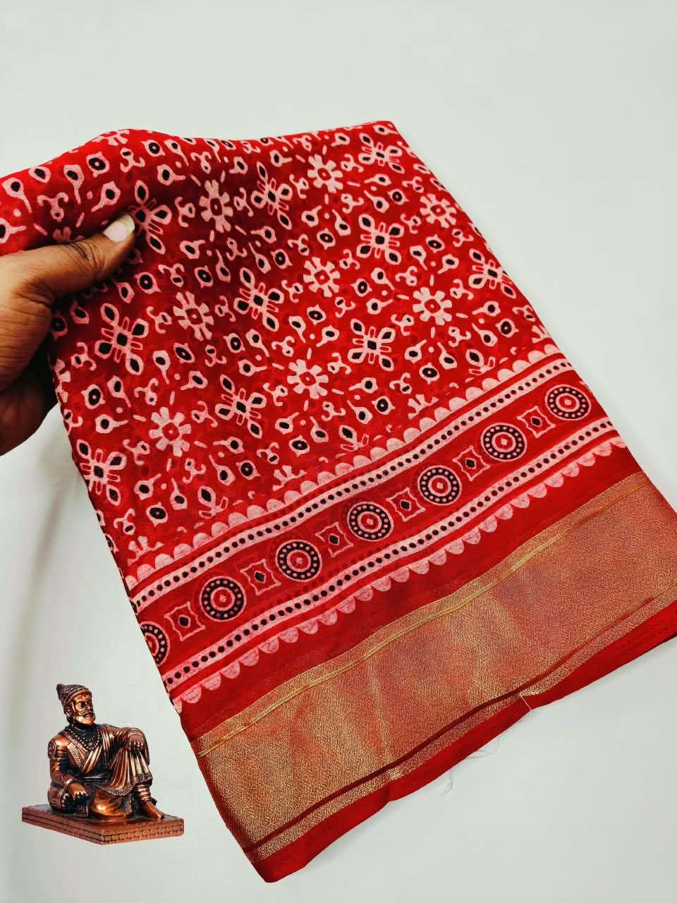 KALINI CATALOGUE SIMPLE YET ELEGANT PURE DOLL MOSS FABRIC SAREE WHOLRSALE IN SURATKALINI CATALOGUE SIMPLE YET ELEGANT PURE DOLL MOSS FABRIC SAREE WHOLRSALE IN SURAT